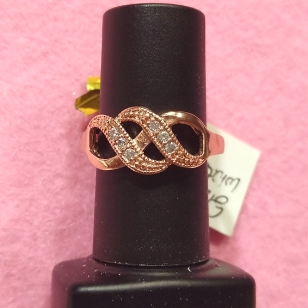 Sz 6 Infinity Design Rose Gold Fashion Ring NWT